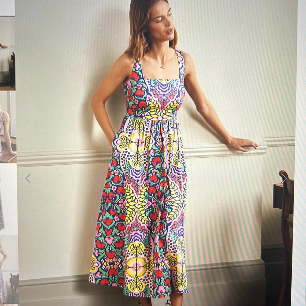 Voilet square neck midi dress